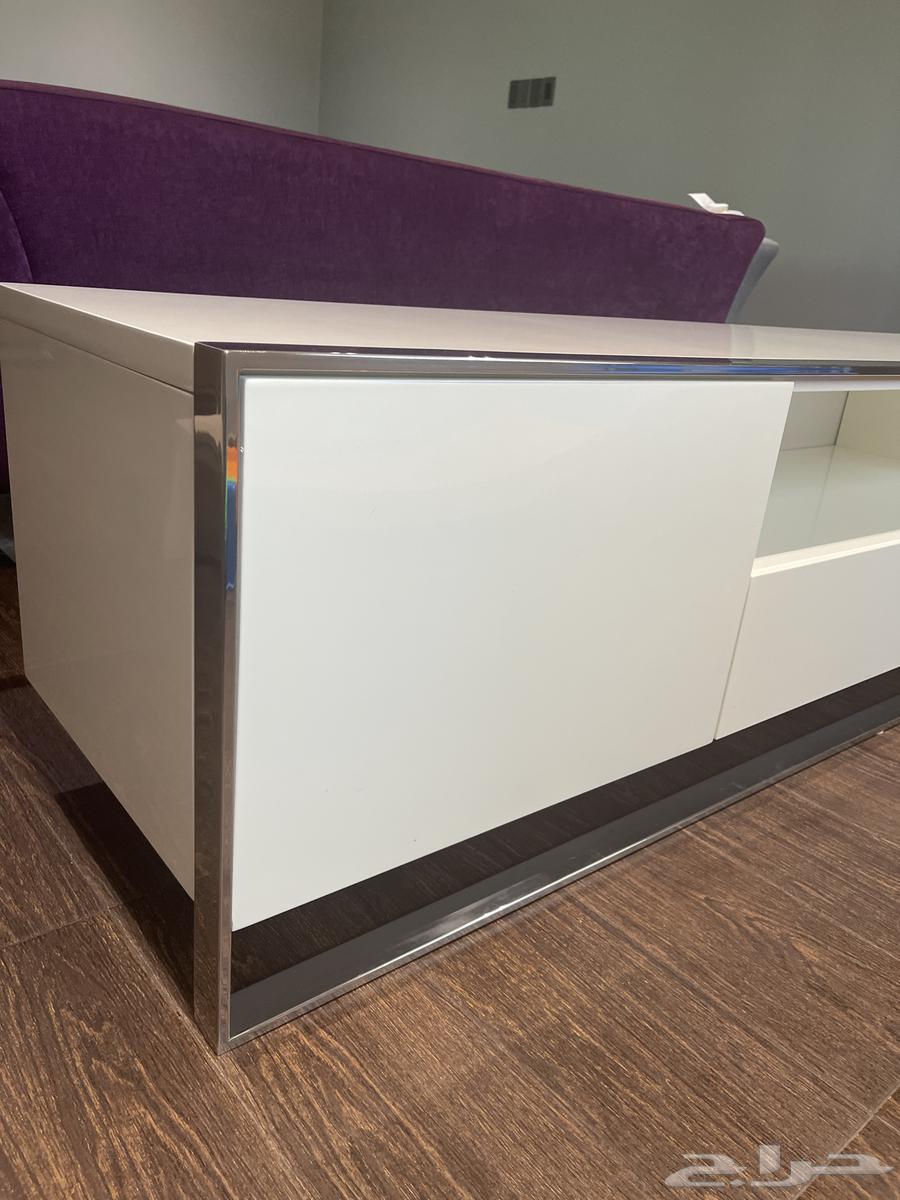 طاولة تلفزيون أبيض مع ستانلس ستيل64266674031489112