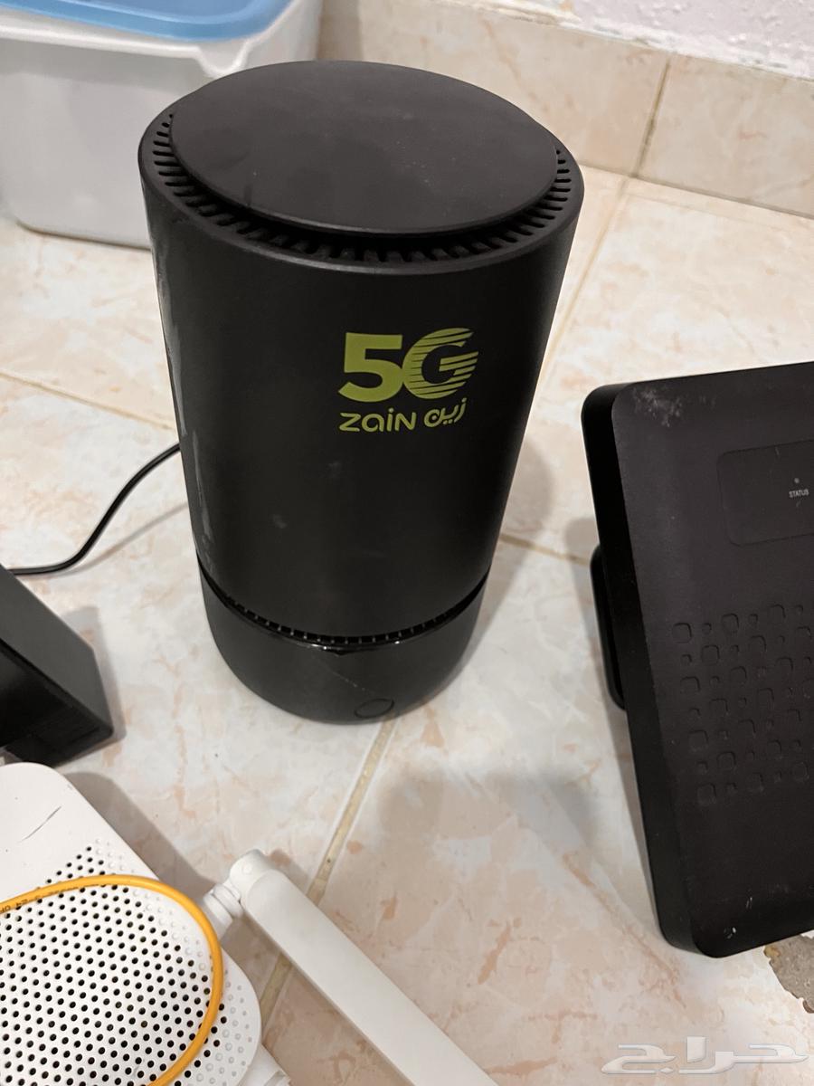 السلام عليكم   حاسوب شغال  100 وجميع اسلاكه مع الكيبورد64422756057729111