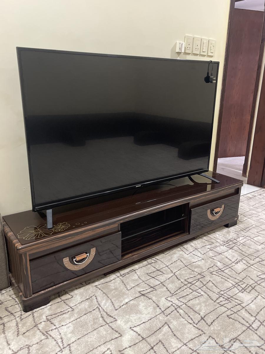 شاشه للبيع شركة NIKURA HD   65 بوصه بسعر 600 ريال64428093440898110