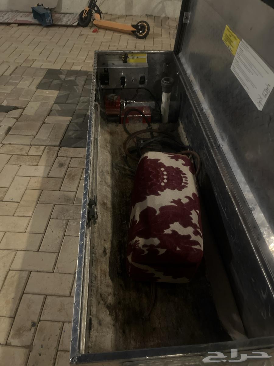 A cabin box mounted for the Siera and vehicle basin such as Hilux and Dadsen64419453954433113