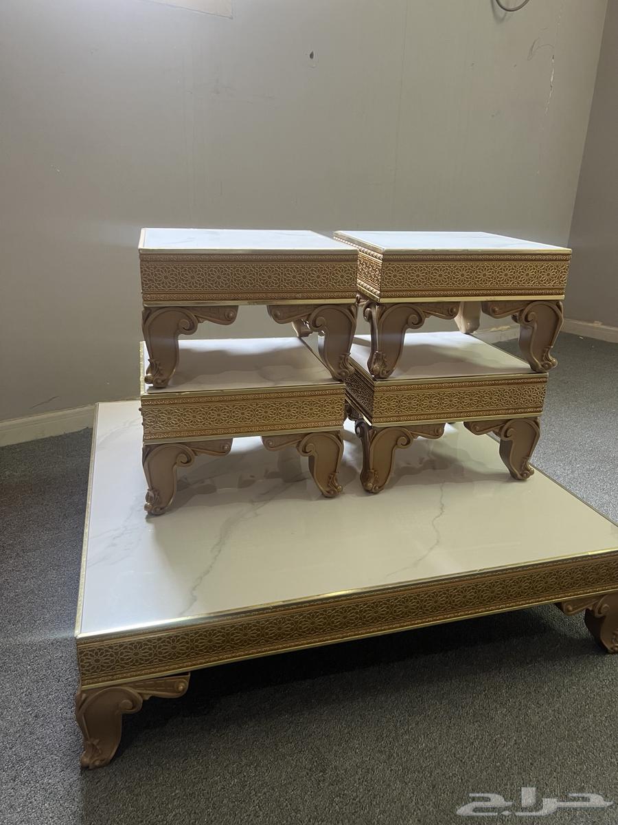 Tables64266854541826112