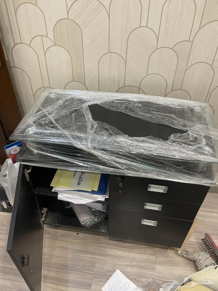 طاولات وكرسي ومكاتب للبيع مستعجل64272664273025114