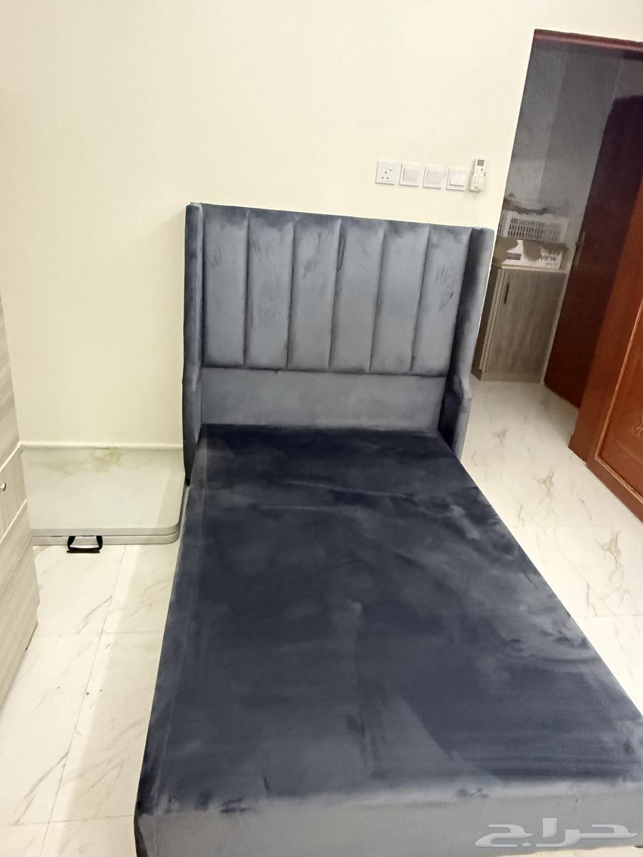 سرير فخم نفر ونص السعر 30064263378590338113