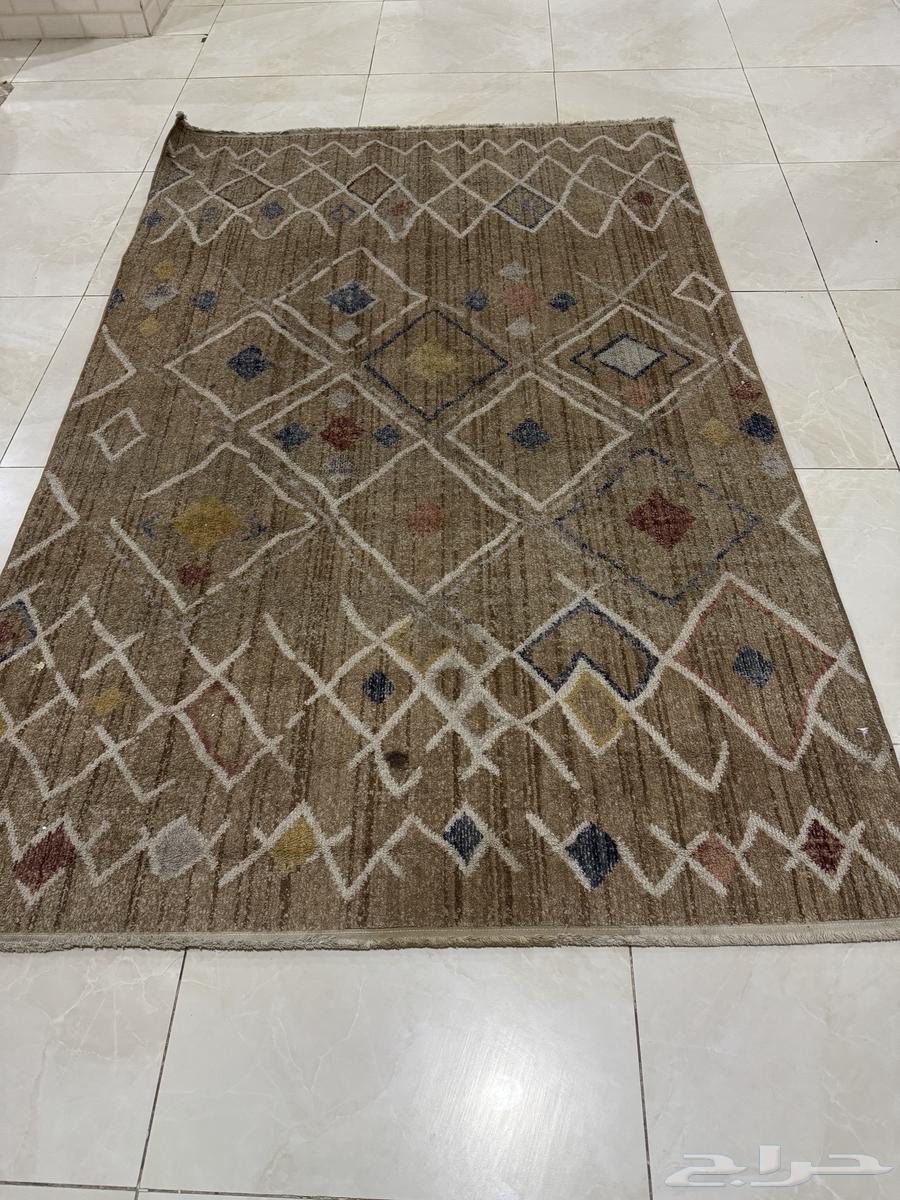 سجادة طولها 2 م وعرضها 1.25م نظيفه64256924795393112