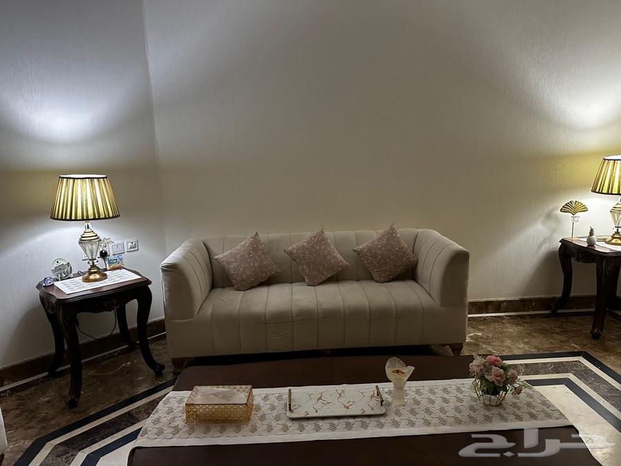 كنب نظيف جديد واستعمال جدا خفيف مع ستارته64264980613762111