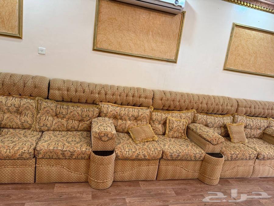 للبيع كنب 10 في 6 مع الستاير64274588485378114