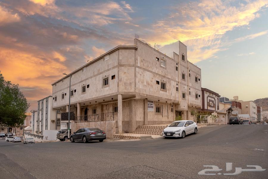 A building containing a villa and 3 apartments63613592424834110