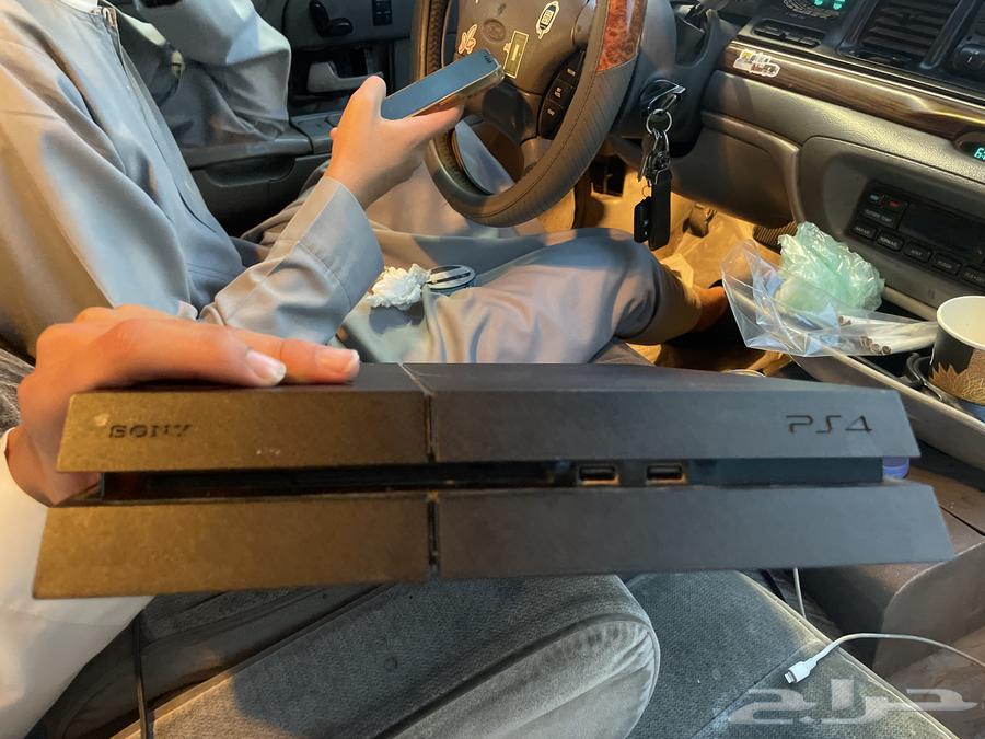 PlayStation 4 with controller, cables, and Gran Turismo 7 disc included64274235440387112