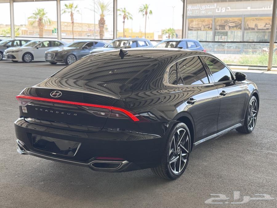 ازيرا 2020 فل كامل 6 سلندر ب 68 الف مسجل جاهز .64427022576642114