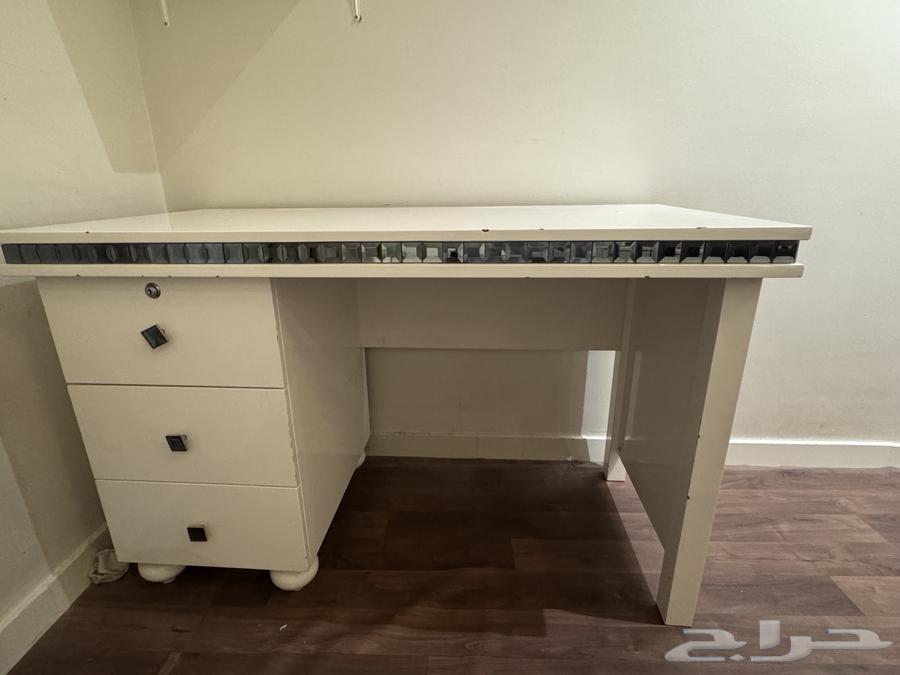 طاولة مكتب هو سنتر64260407840129111