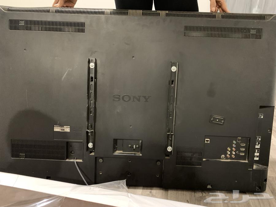 30-inch screen and a large 65-inch secondary screen with remote control64256924821505113