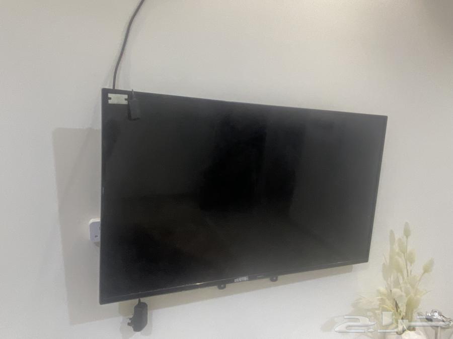 للبيع كنب وتلفزيون سمارت حجم 45 بوصه شغال64271580848514113