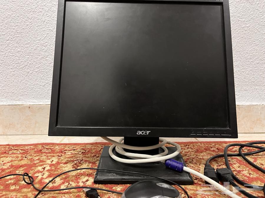 السلام عليكم   حاسوب شغال  100 وجميع اسلاكه مع الكيبورد64422756057729114