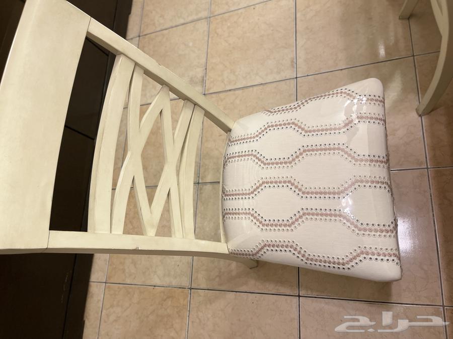 Dining table with a set64265179057539113