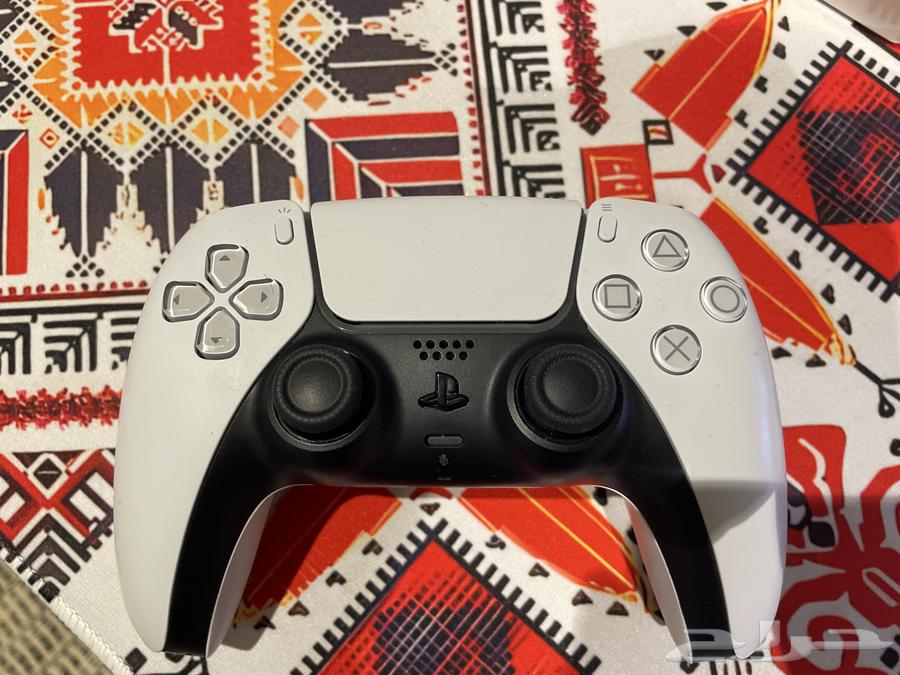 يد بلايستيشن فايف لم تستخدم الا مرتين وازلت مرفقاتها64258215330179110