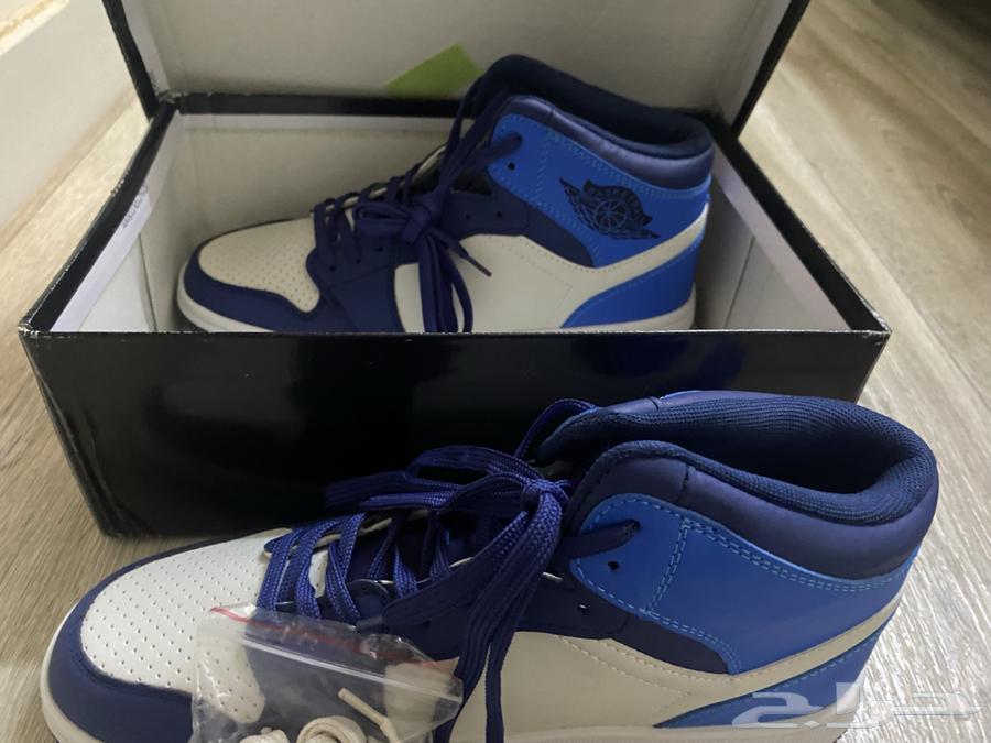 جزمات جديده ومعاها خيوط لون ابيض64268065406081111