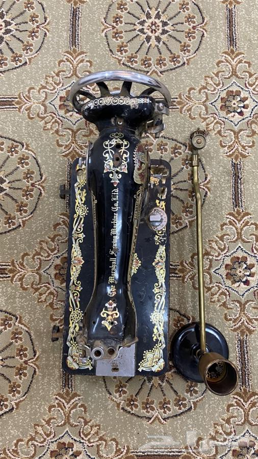 مكينة خياطه قديمه عمرها 60 سنه64274588648833111