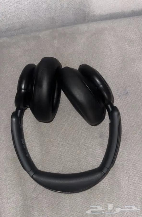 Noise-isolating earphones that allow talking64256924678147110