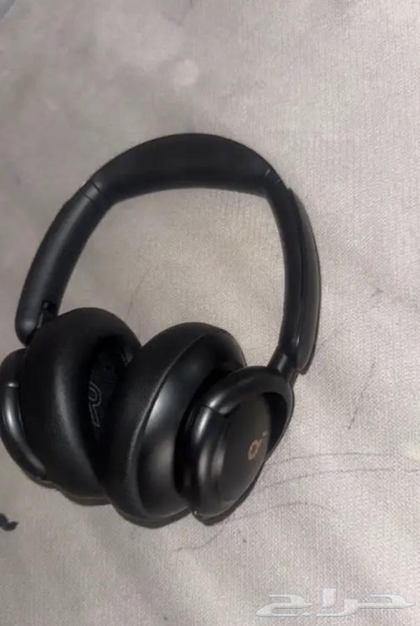 Noise-isolating earphones that allow talking64256924678147111