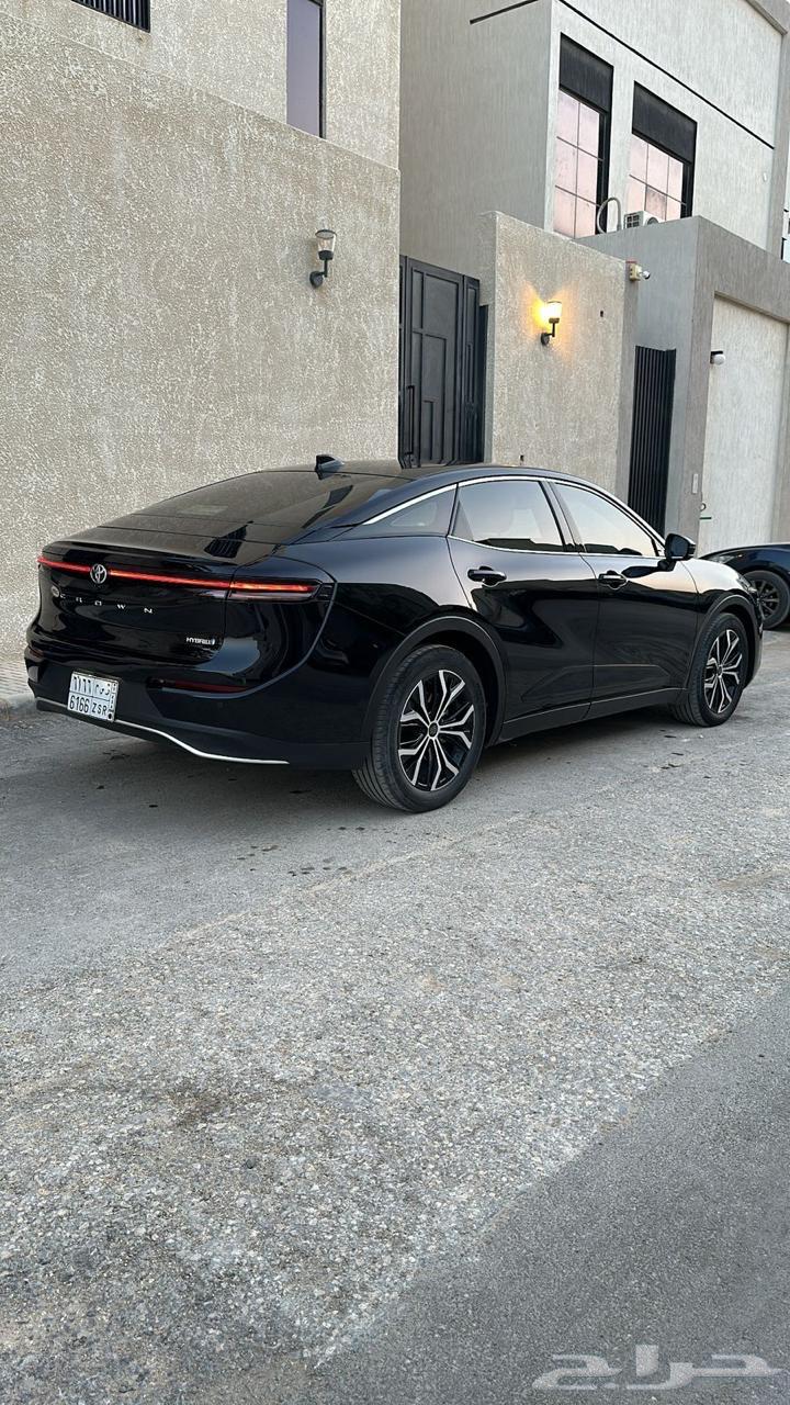 كراون 202364425797496578112