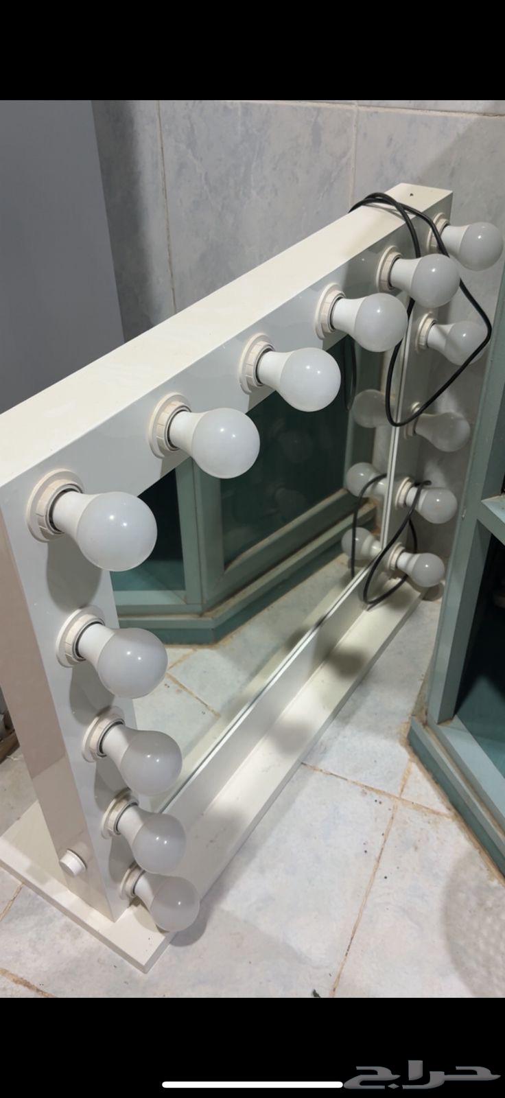 للبيع مراية مكياج بإضاءة لمبات هوليوود64269980546434110