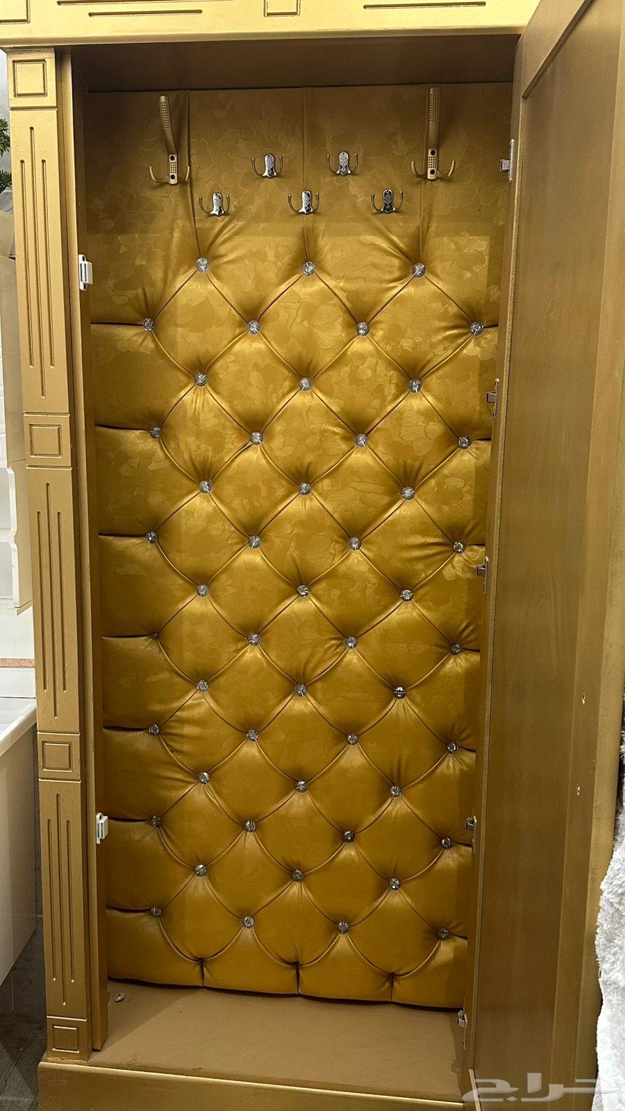 دولاب عبايات جديد64256760211458112