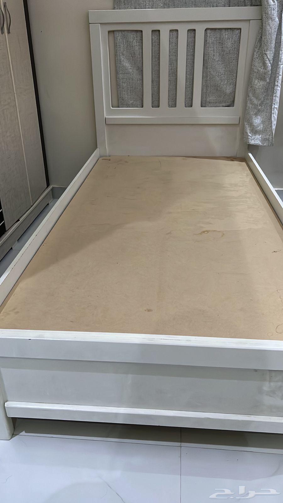 سرير ايكيا ابيض64258215354754110