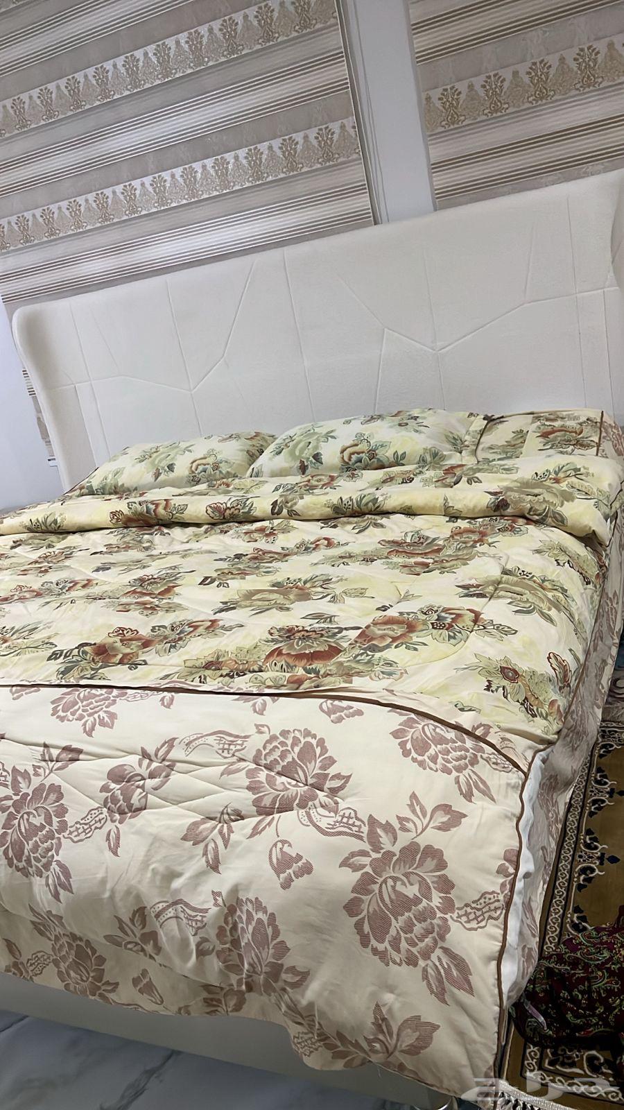 سرير نفرين نظيف مستعمل مع سبرينق للبيع64261185025282110