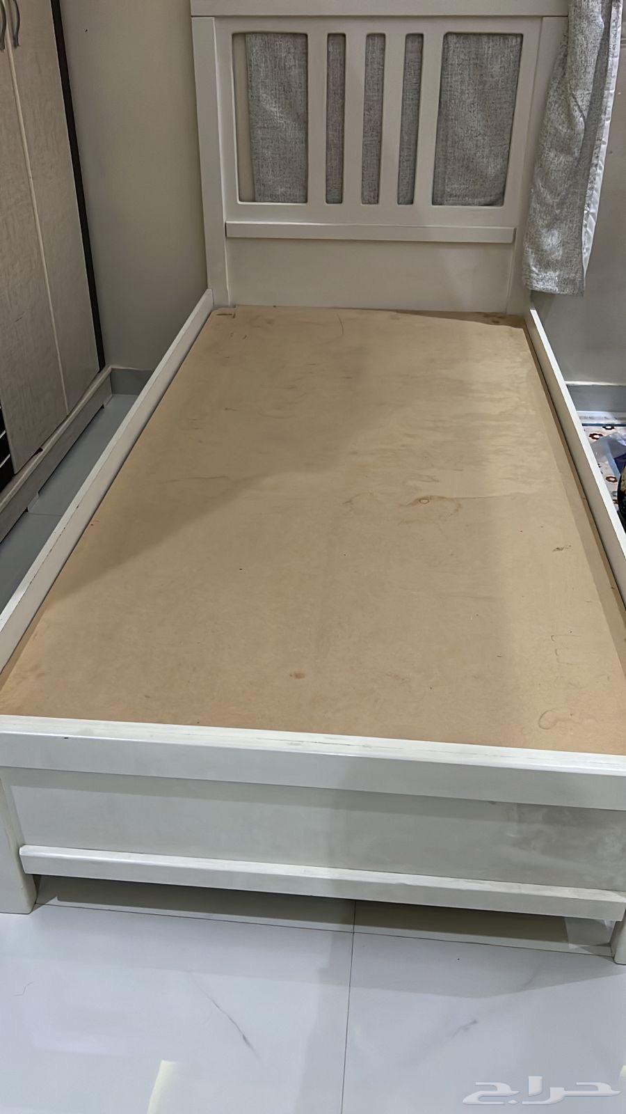 سرير ايكيا ابيض64258215354754111