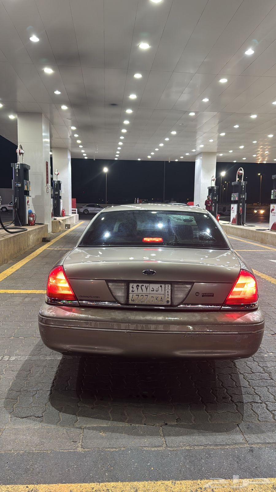 فورد فكتوريا 2003 اللون ذهبي64419959754755112