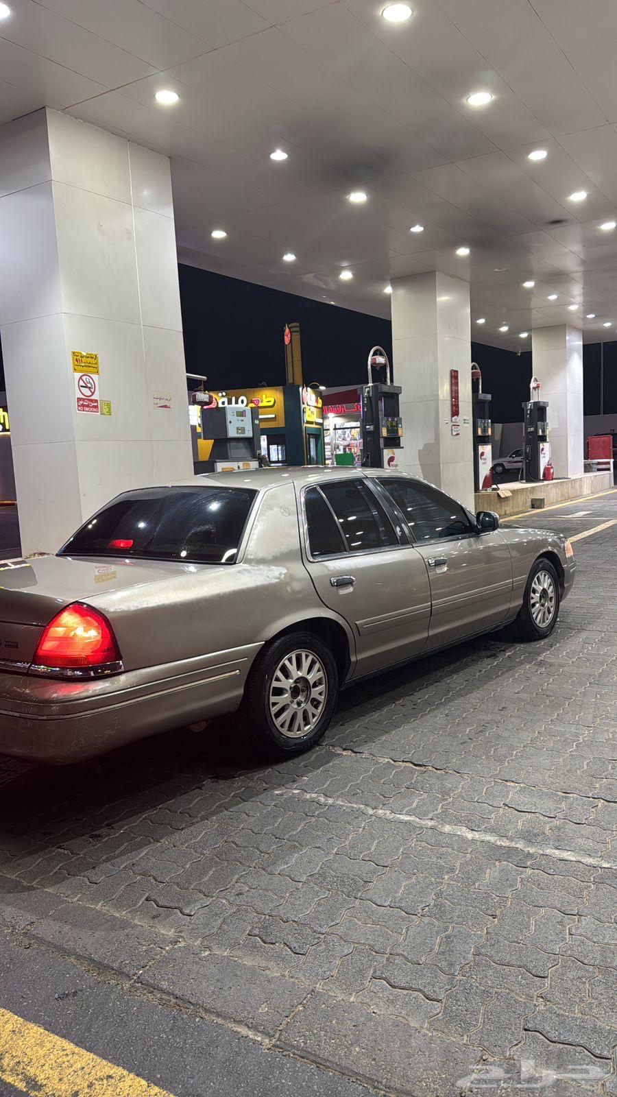 فورد فكتوريا 2003 اللون ذهبي64419959754755111