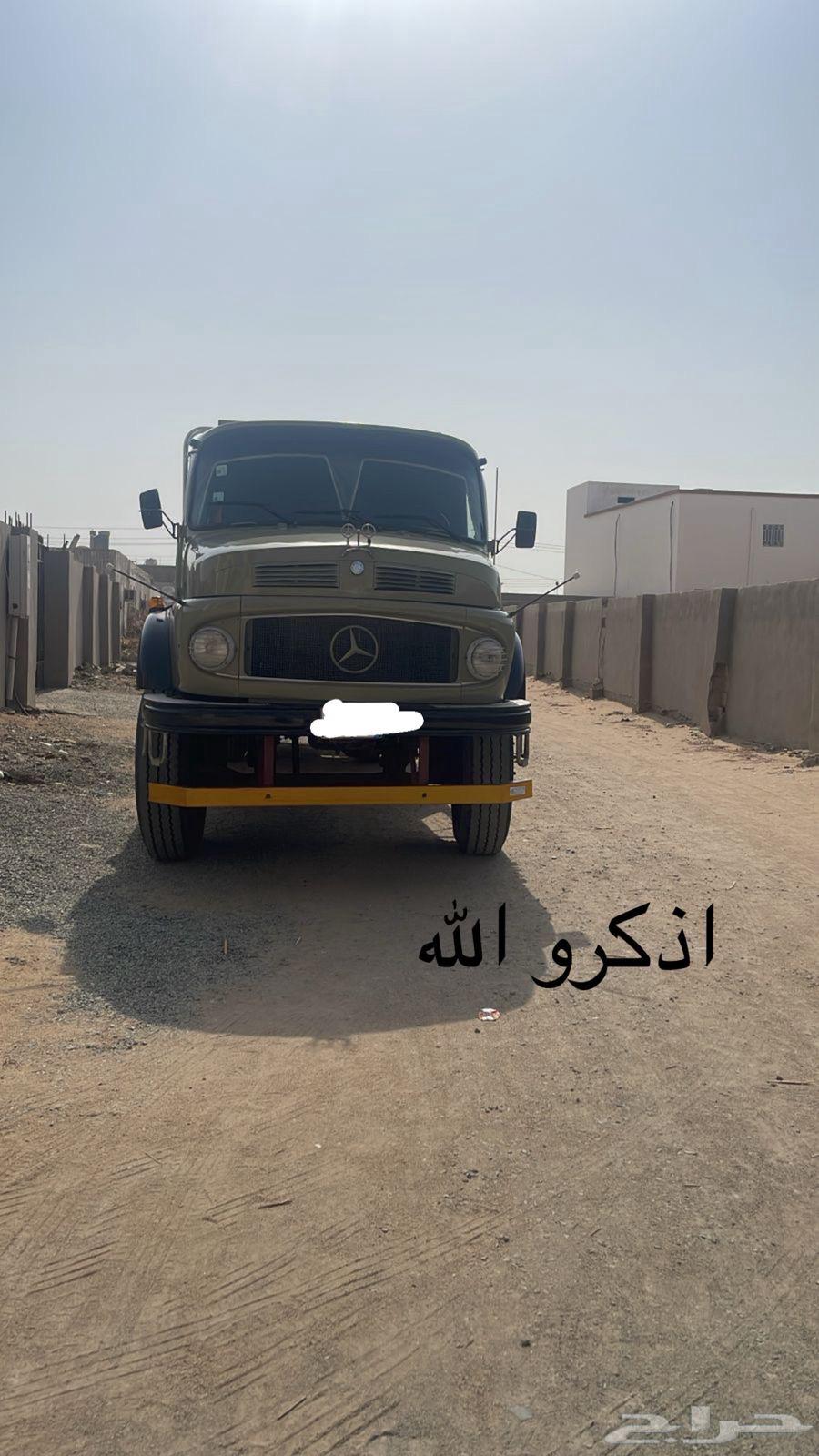 White64421865645057110