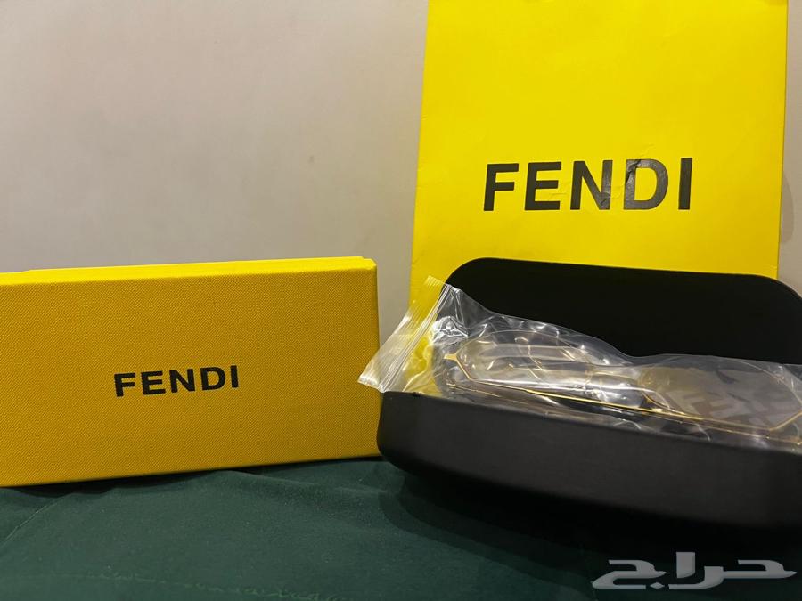 نظارة FENDI جديدة بالكرتون64257224940546110