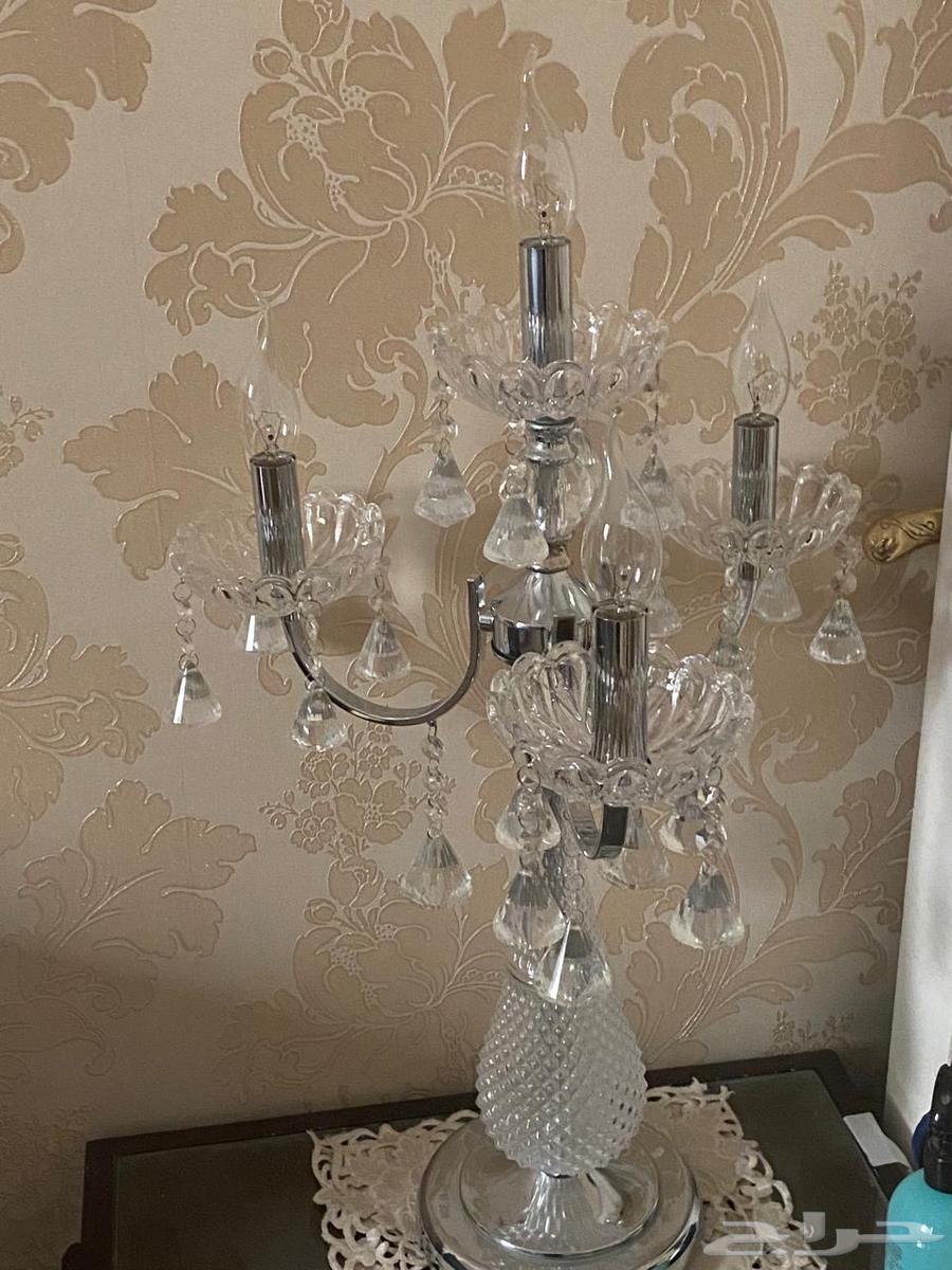 Clean and organized floor seating with a cool color64257902255619113