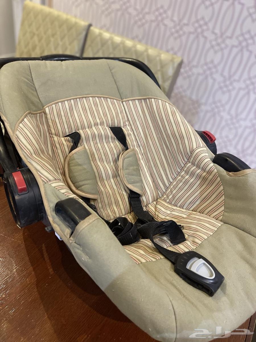 كرسي بيبي شبه جديد ماركة MAMALOVE64267219920898112