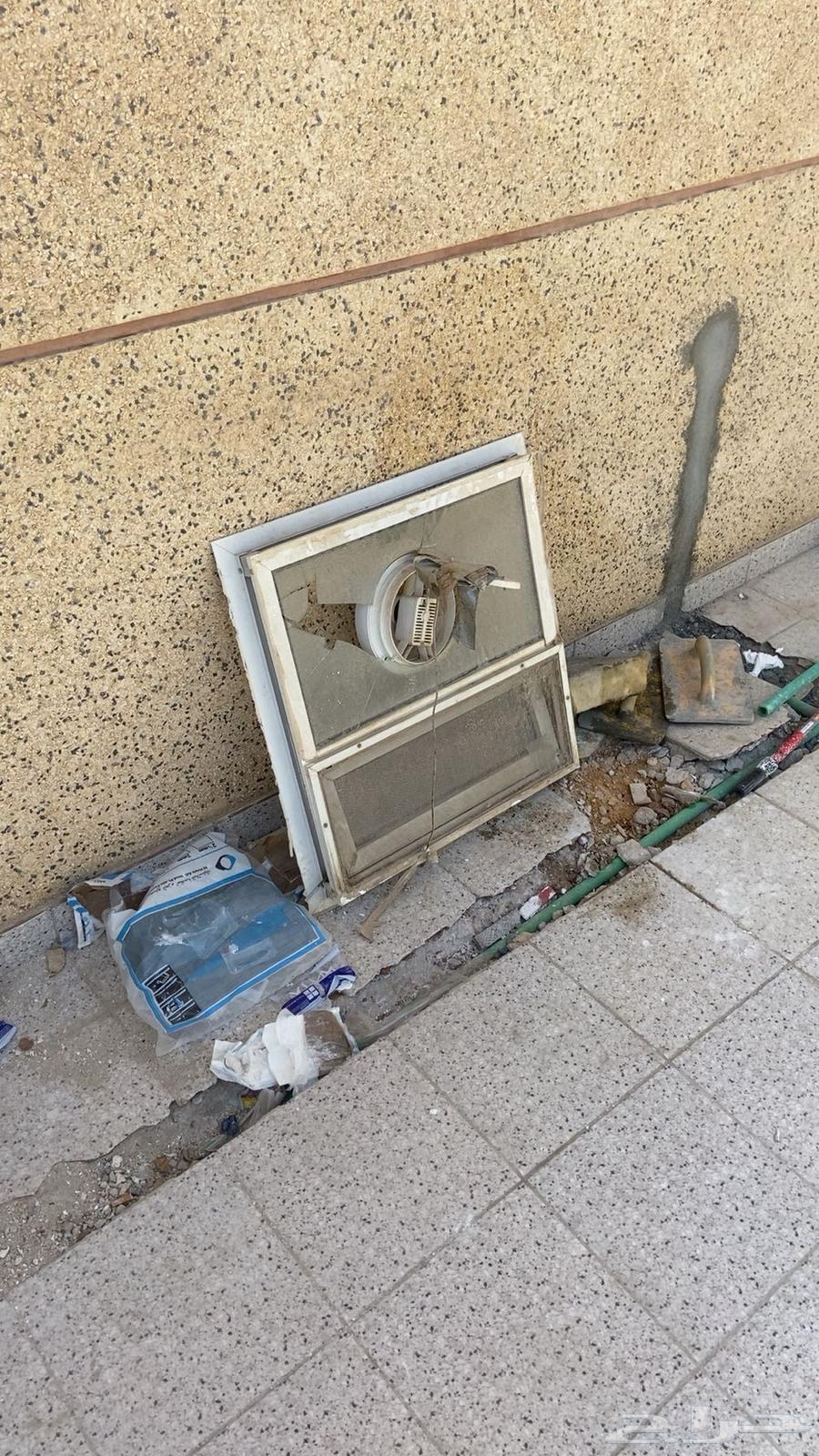 مروحه شفط مع قزازتها كامله للبيع64294735103491112