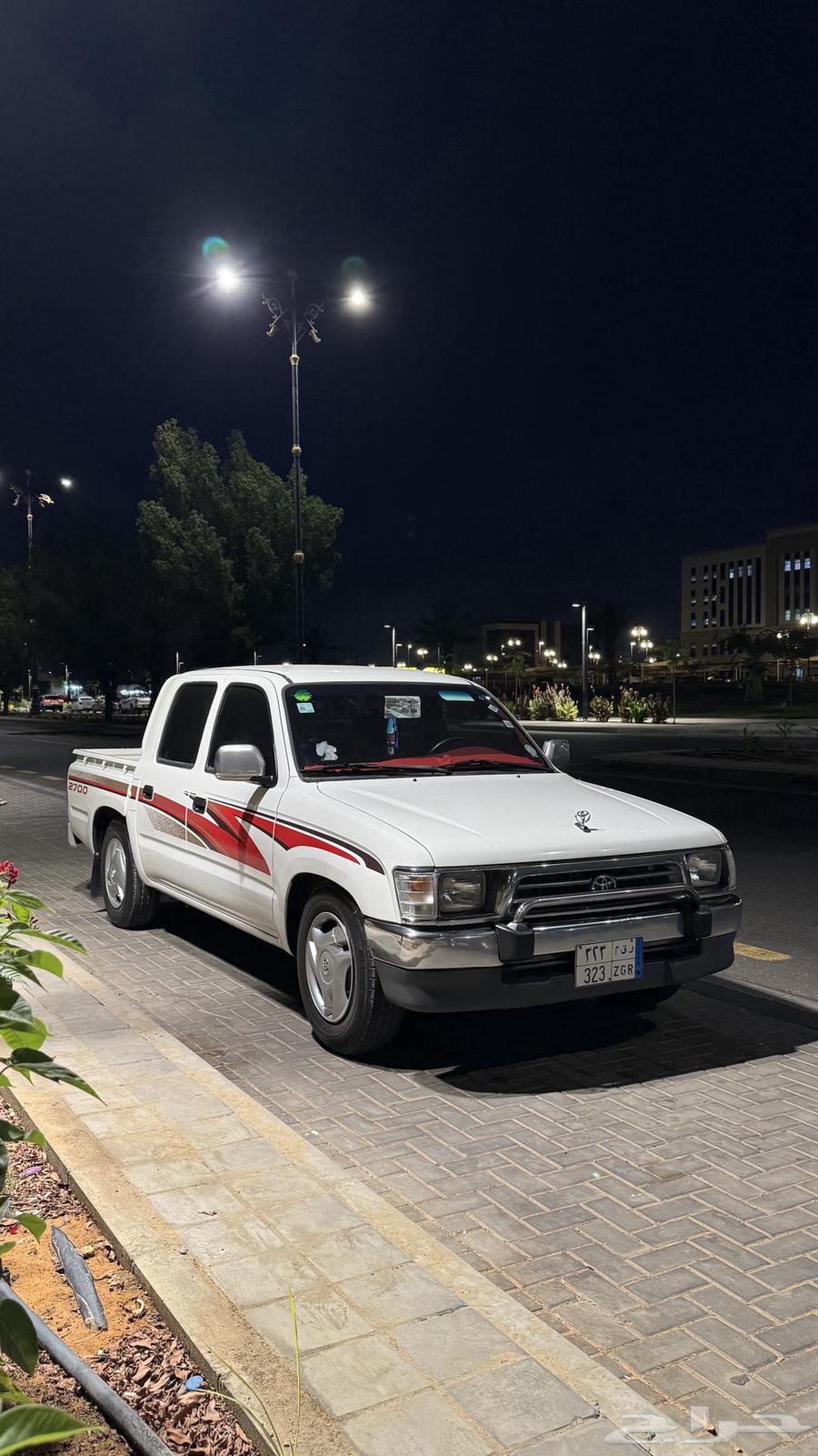 HiLux 200164439890427394114