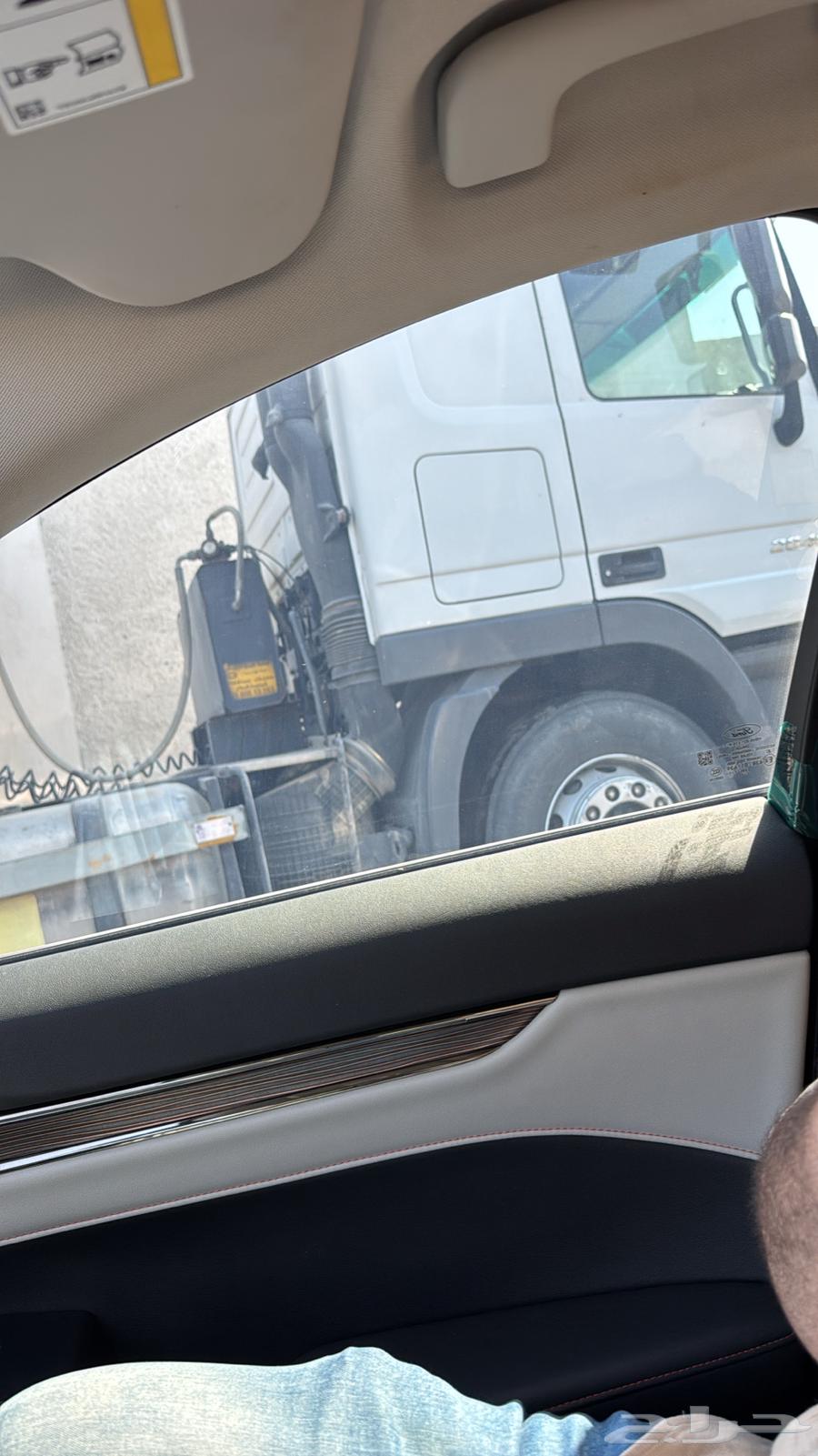 يوجد لدي تريلات ومعدات بوكلينات شيولات64438807128194113