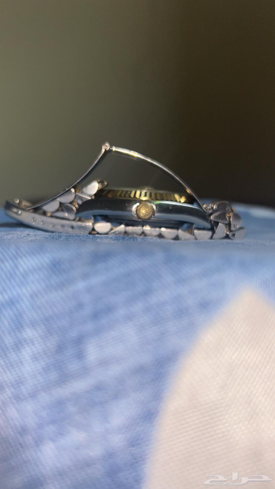 ساعة روليكس قديمة جدا  لها اكثر من 40 سنة .64362847637378112