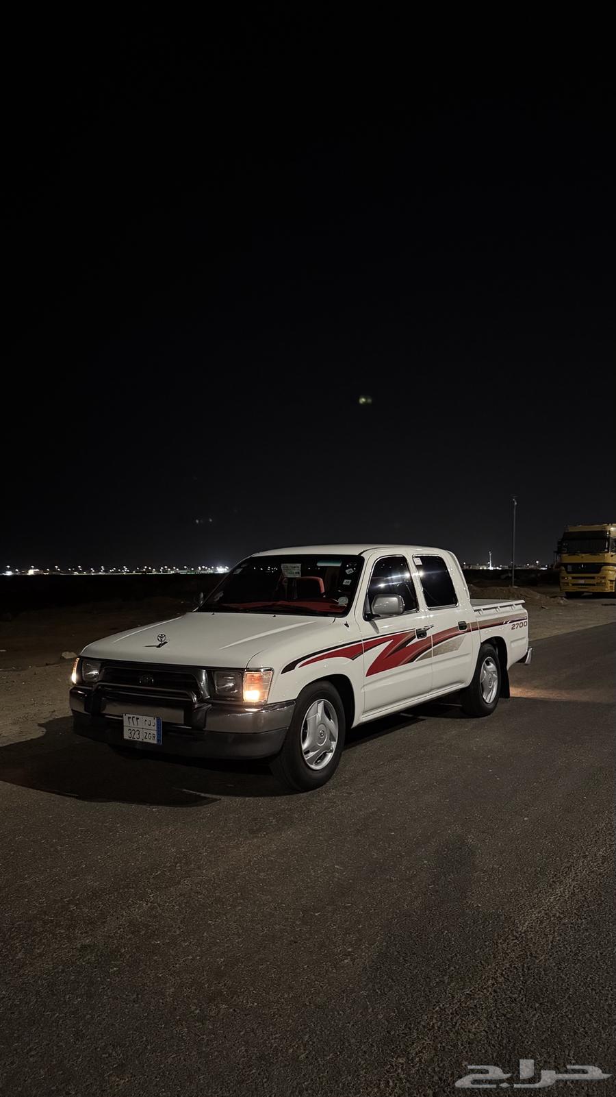 HiLux 200164439890427394110