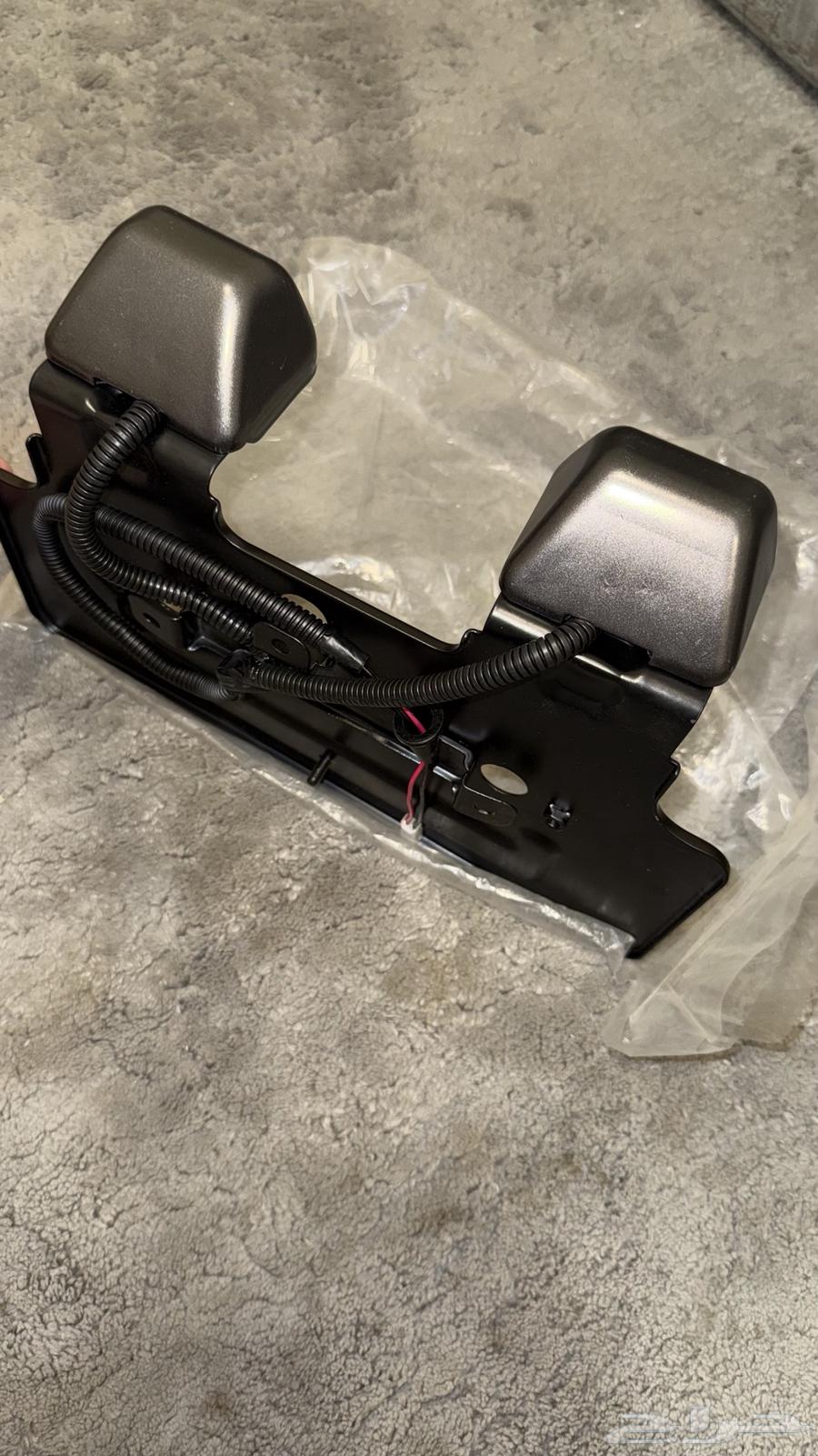 قاعده لوحة خلفيه جيب ربع64437382539138111