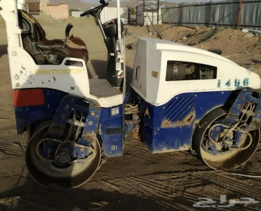 Bobcat and compactor for daily and monthly rental, asphalt equipment available64432087806594110