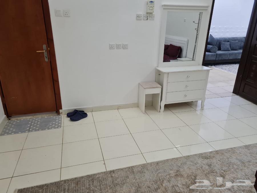 فرصه شقه مؤثثه للعرسان اوشخصين فقط عزاب ب 1500ريال شهريا63613604422530111
