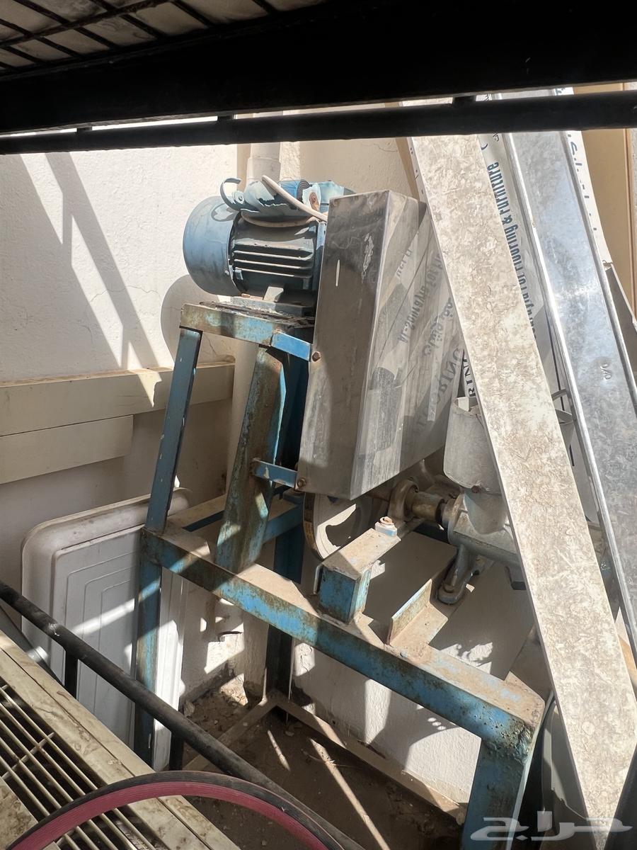 Vacuum machine and Dodge rims and Mercedes gearbox64431453637505114