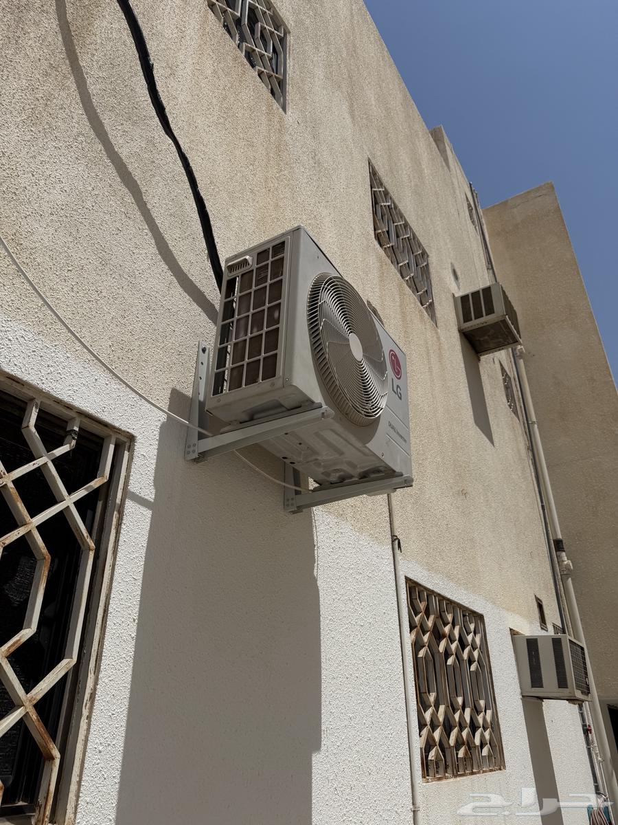 قاعدة حامل مكيف سبليت جداري جديدة64295747407361111