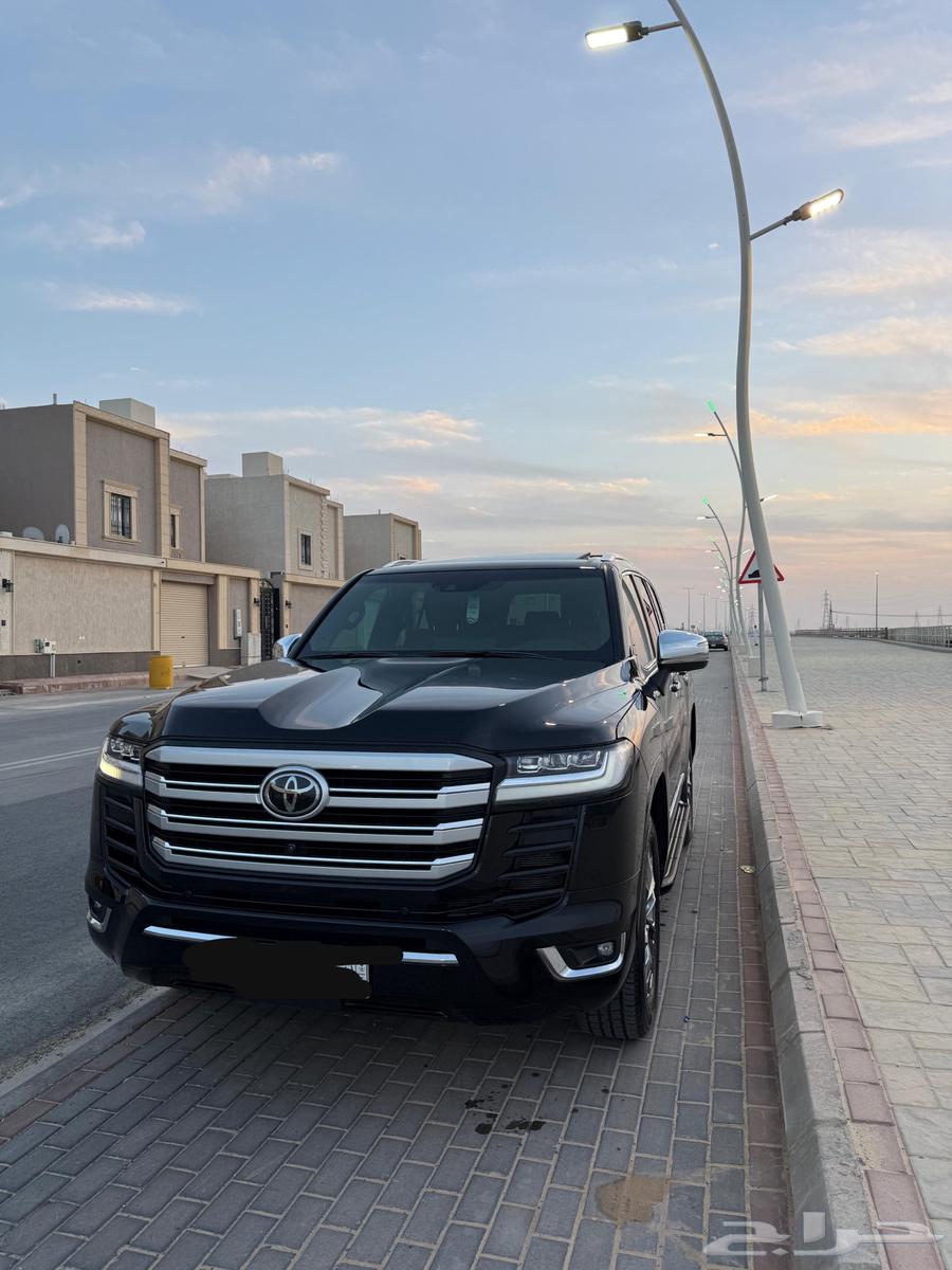 لاندكروزر اسود (2024 VXR) أعلى فئه64434795579777111