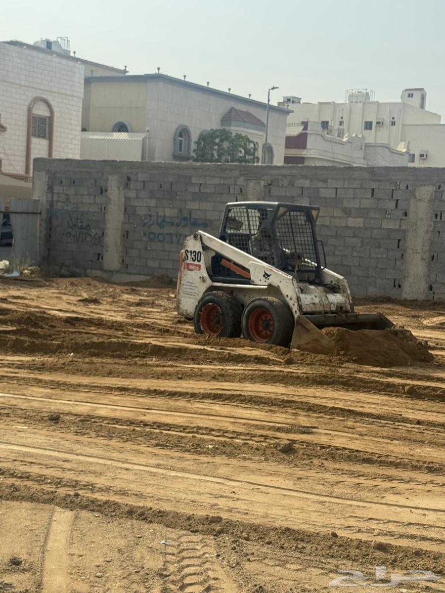 يوجد لدي تريلات ومعدات بوكلينات شيولات64438807128194110