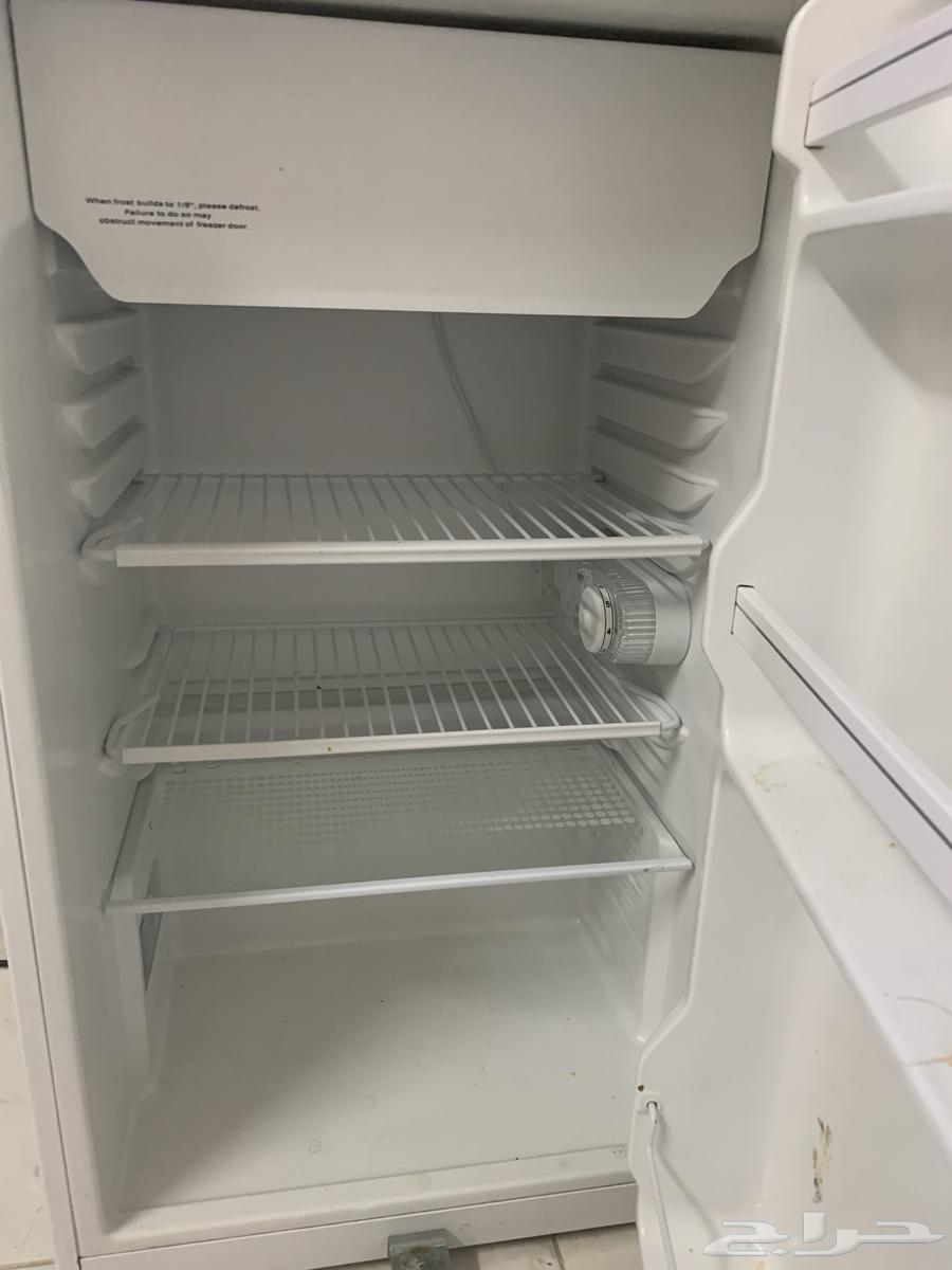 ثلاجة صغيرة للبيع64293136229121110