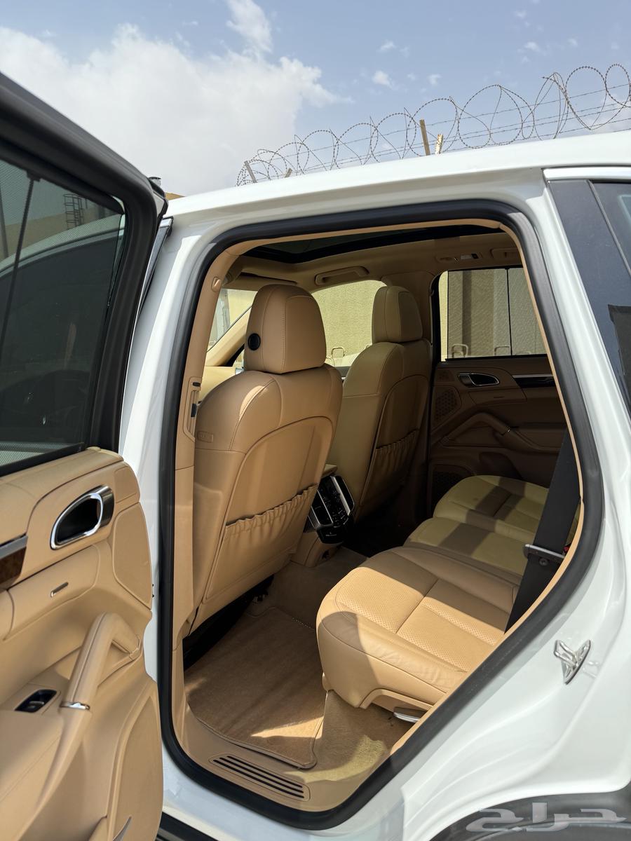 Porsche Cayenne 201464428779421186112