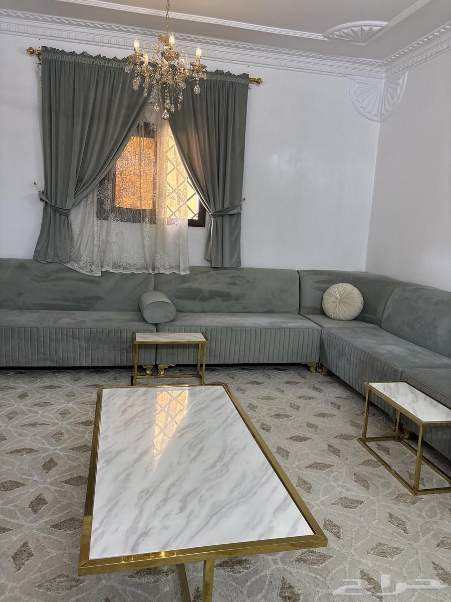 Sofa, carpet and table, negotiable price, I want 1500, new and clean64295257283714112